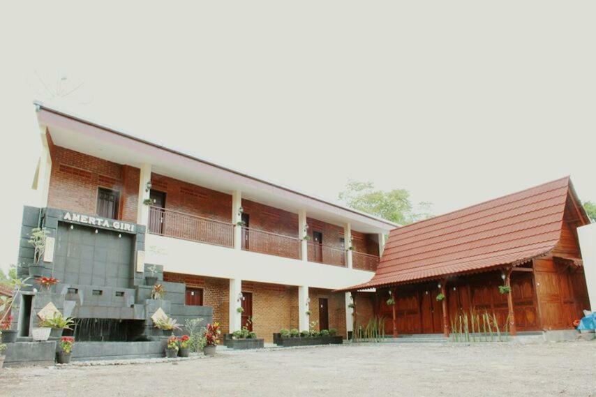 Amerta Giri Guest House Wonosobo Extérieur photo