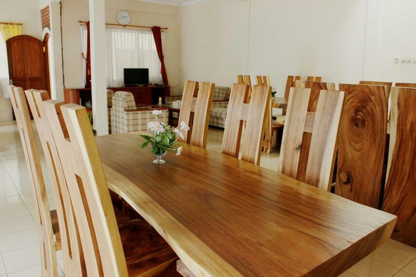 Amerta Giri Guest House Wonosobo Extérieur photo